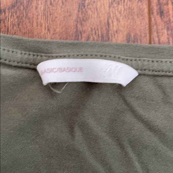 h&m tee - Picture 2 of 2